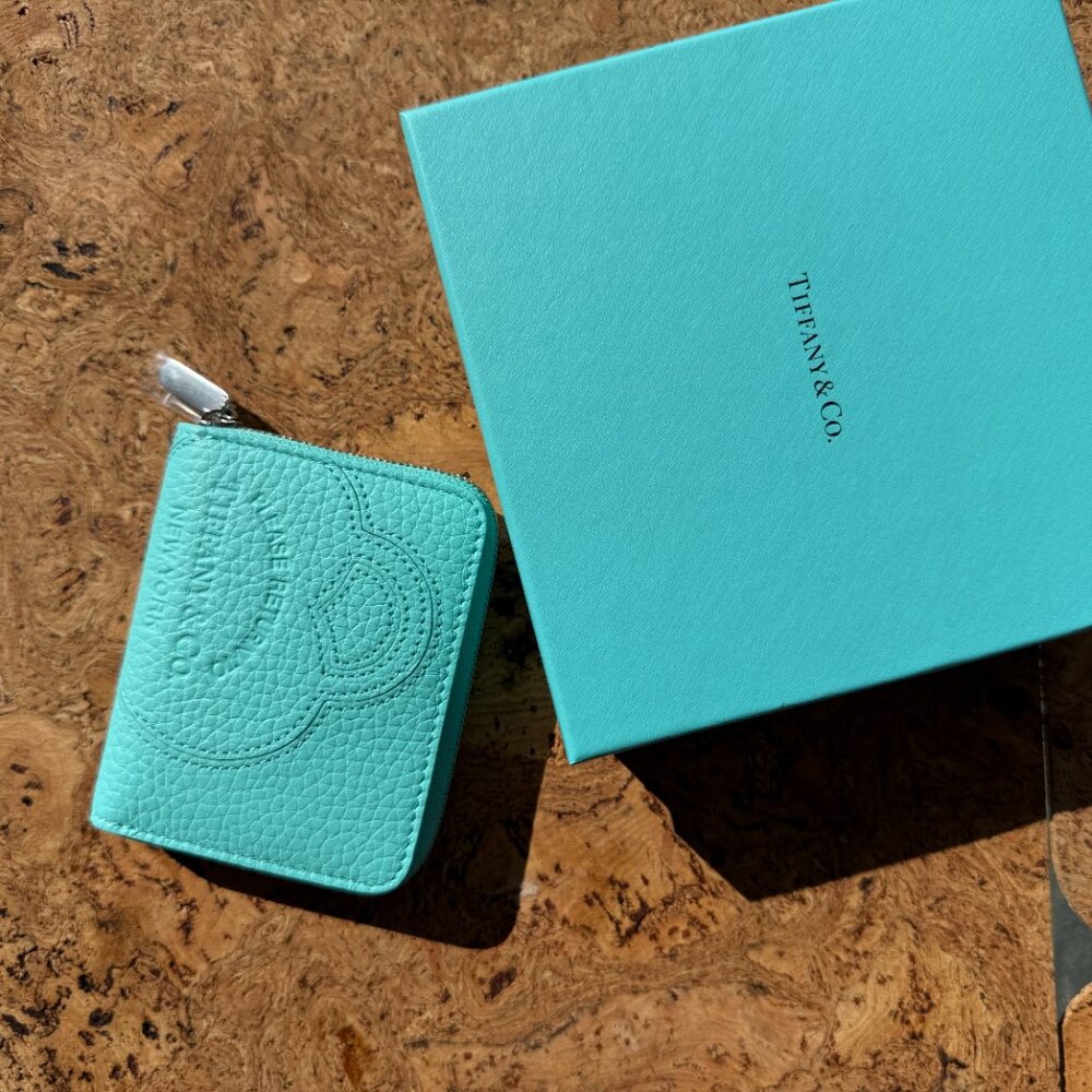 NEW TIFFANY SMALL WALLET AUTHENTIC - Picture 3 of 7